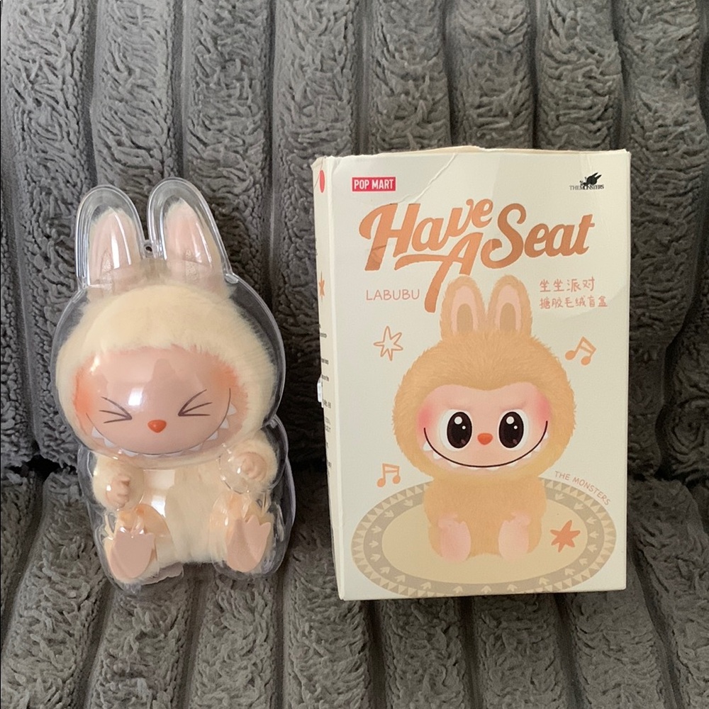 Labubu Cream Bunny Sisi 💛 with clear case